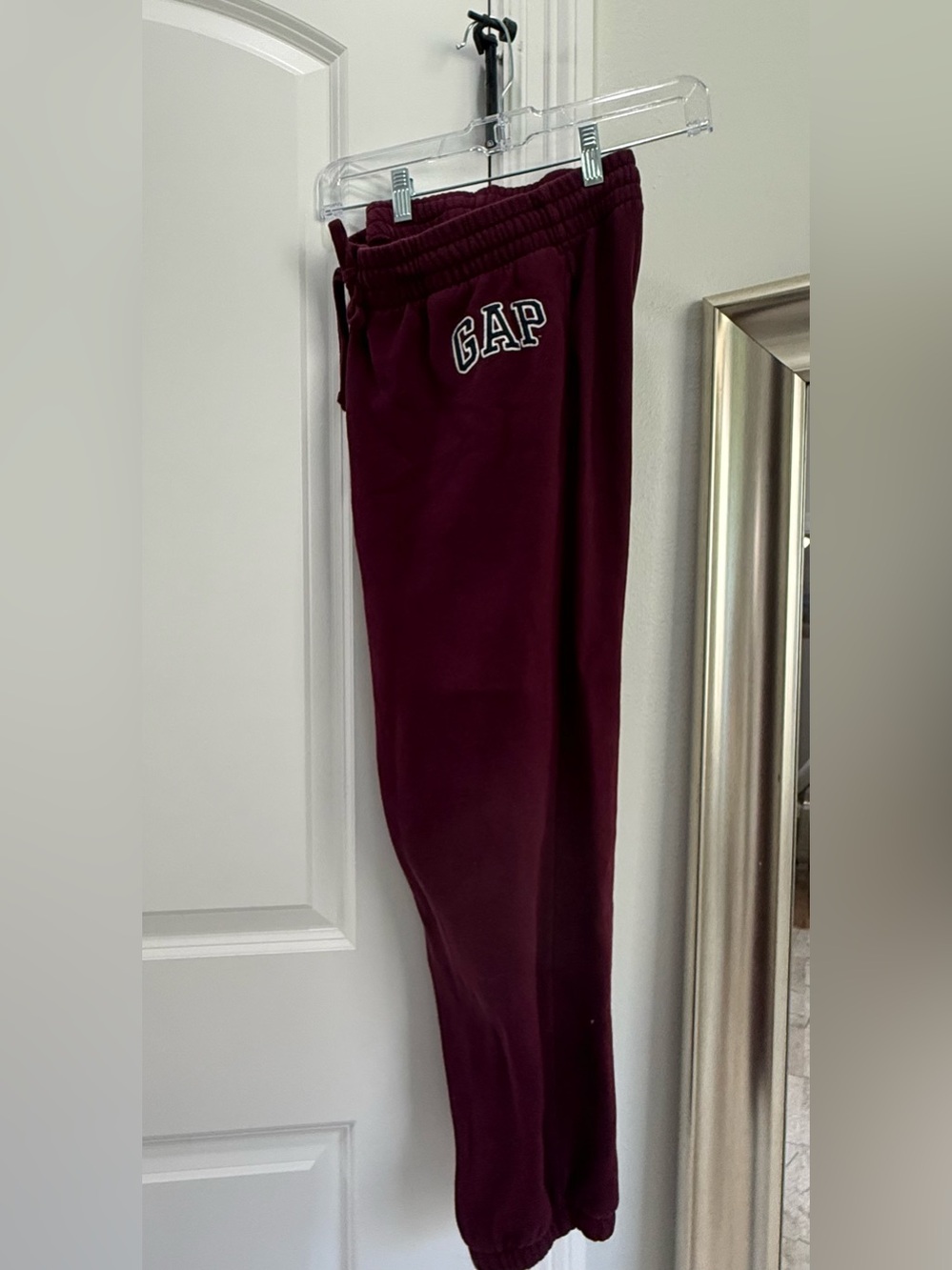 Women’s GAP Burgundy Jogger Sweatpant